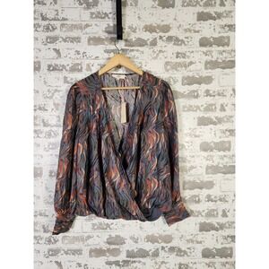 Entro Faux Wrap Artsy Top Size Medium Gray Abstract Fall Brunch Dark Academia